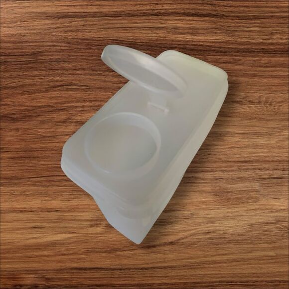 Vintage Tupperware Set of 3, Sandwich Keeper, Cereal Storer and Divided Dish - Picture 3 of 9